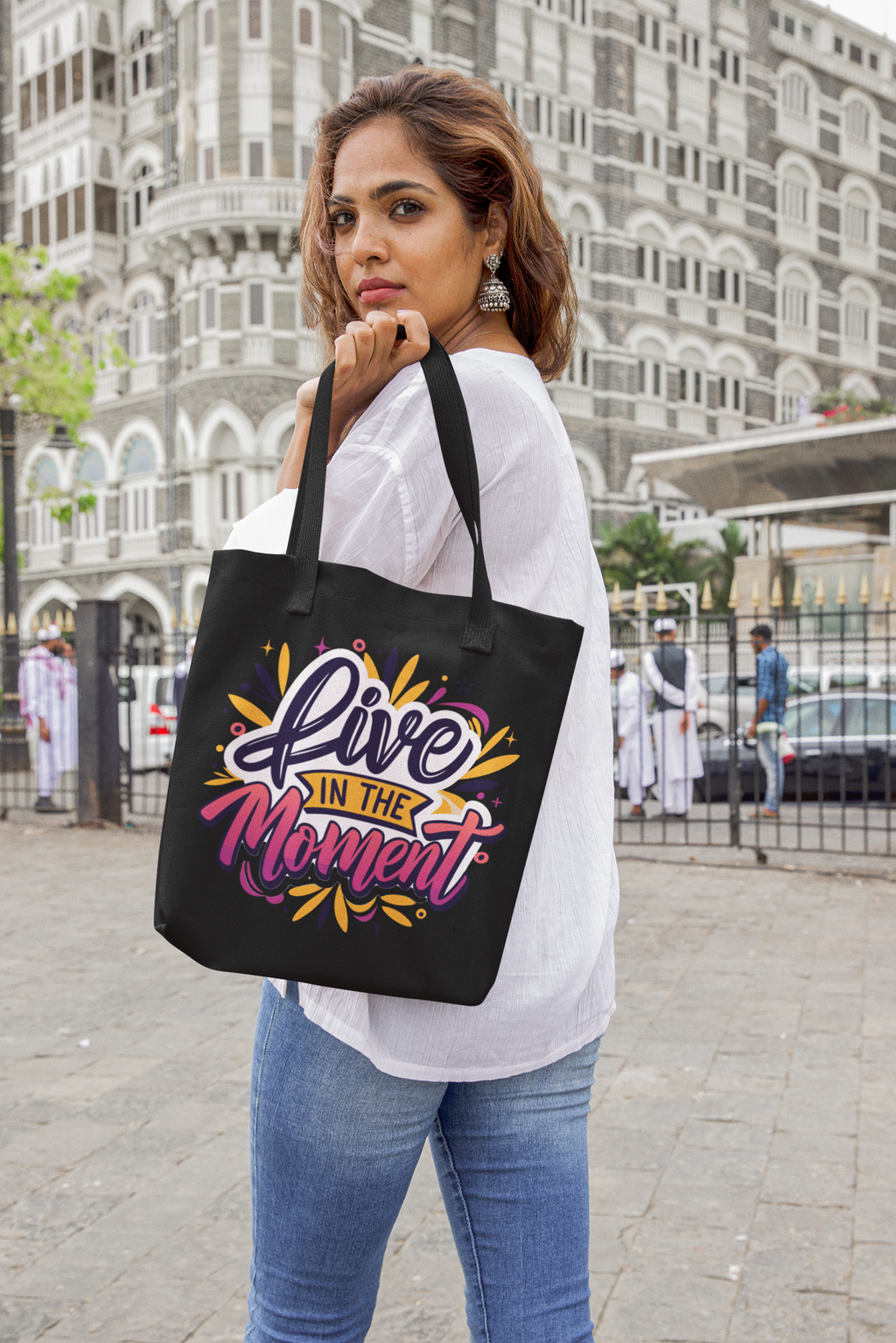 👜 "Live In the Moment"-Premium  Canvas Tote Bag – 300 GSM With Zip
